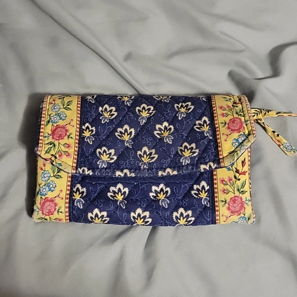 Retired Vera Bradley Maison Blue Tri-fold Clutch Wallet - Picture 1 of 7